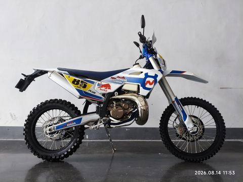 NM300GY HT24 Off-Road Motorcycles — factory photograph