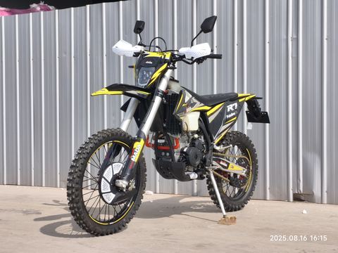 NM300GY R7 Off-Road Motorcycles — factory photograph